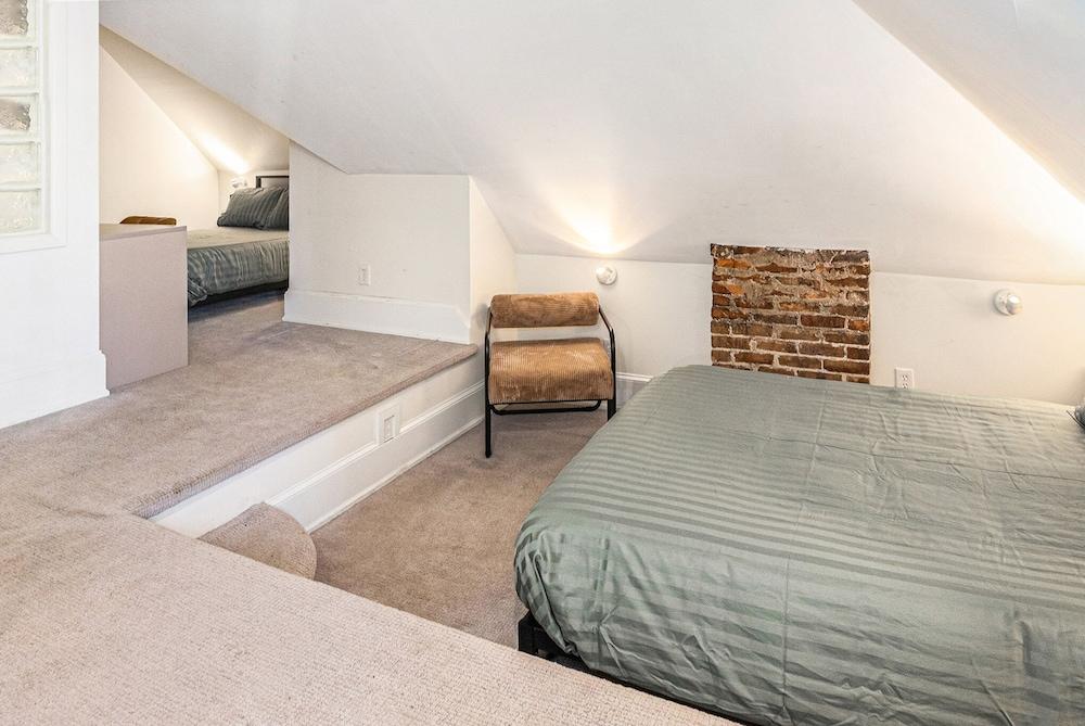 Hassinger Daniels Guest House