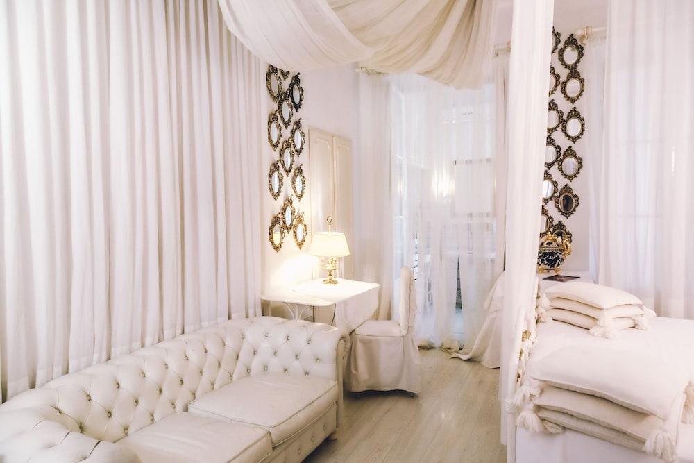 Hotel Eveline Portosole