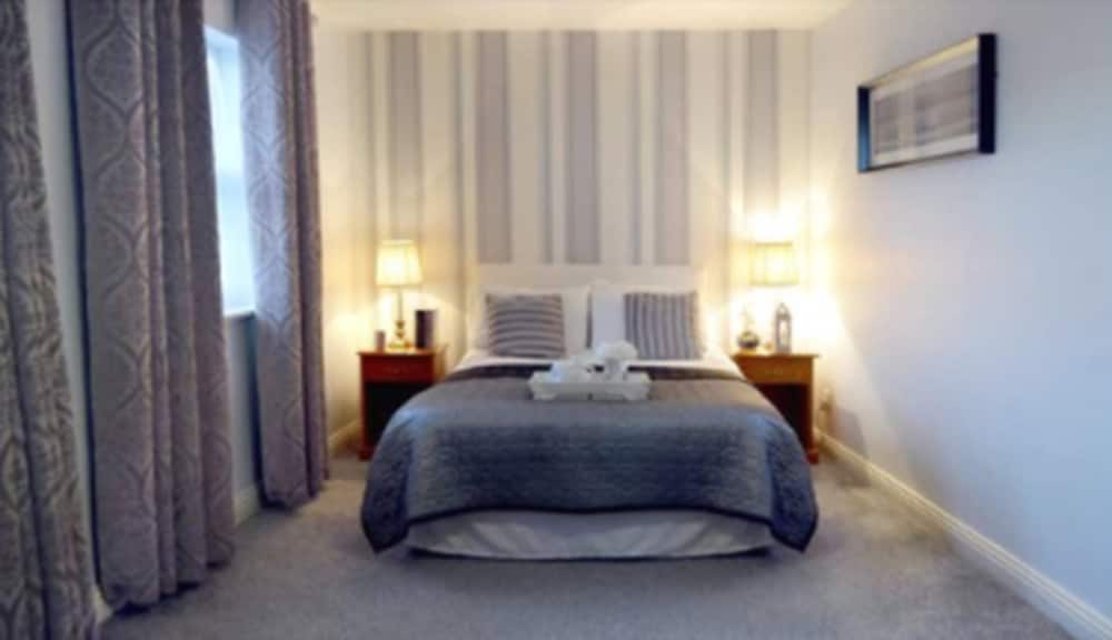 Woodfield House Hotel