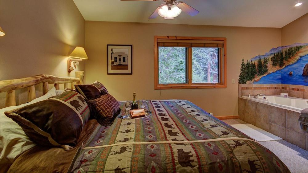 River Stone Resorts & Bear Paw Suites