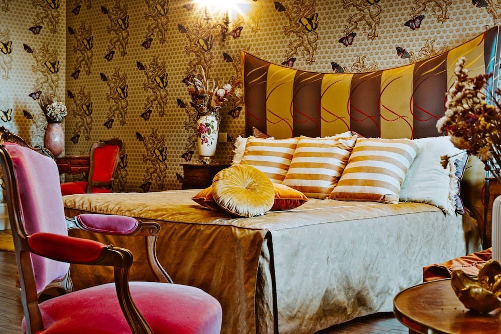 Chateau De Crazannes