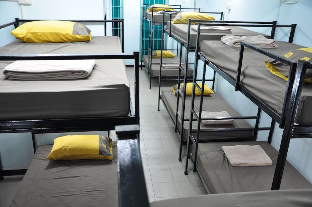 Cocktail Hostel & Bar Silom Bangkok