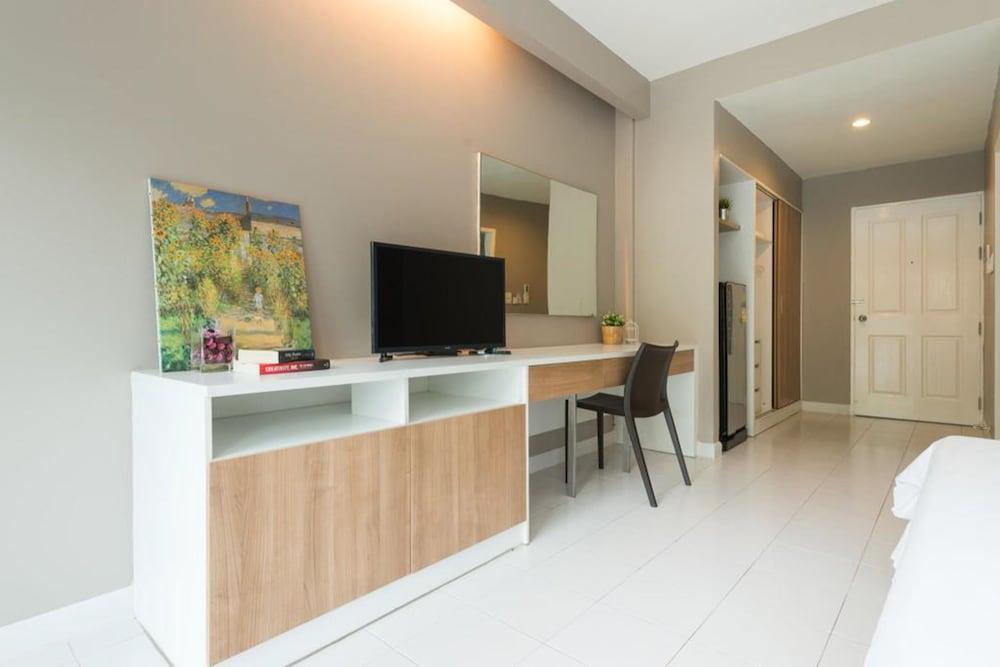 J Park at Chinnakhet