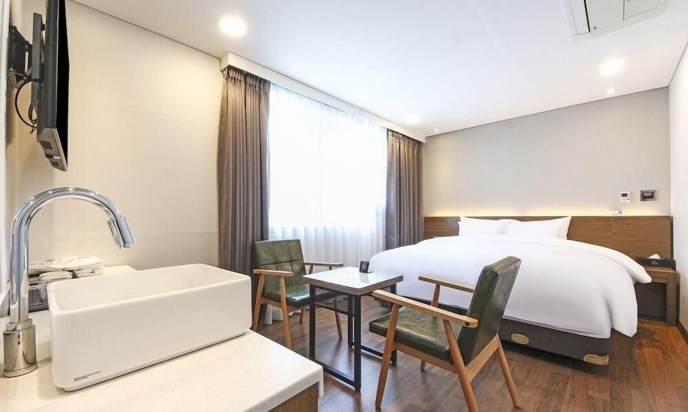 Anyang CNC Hotel