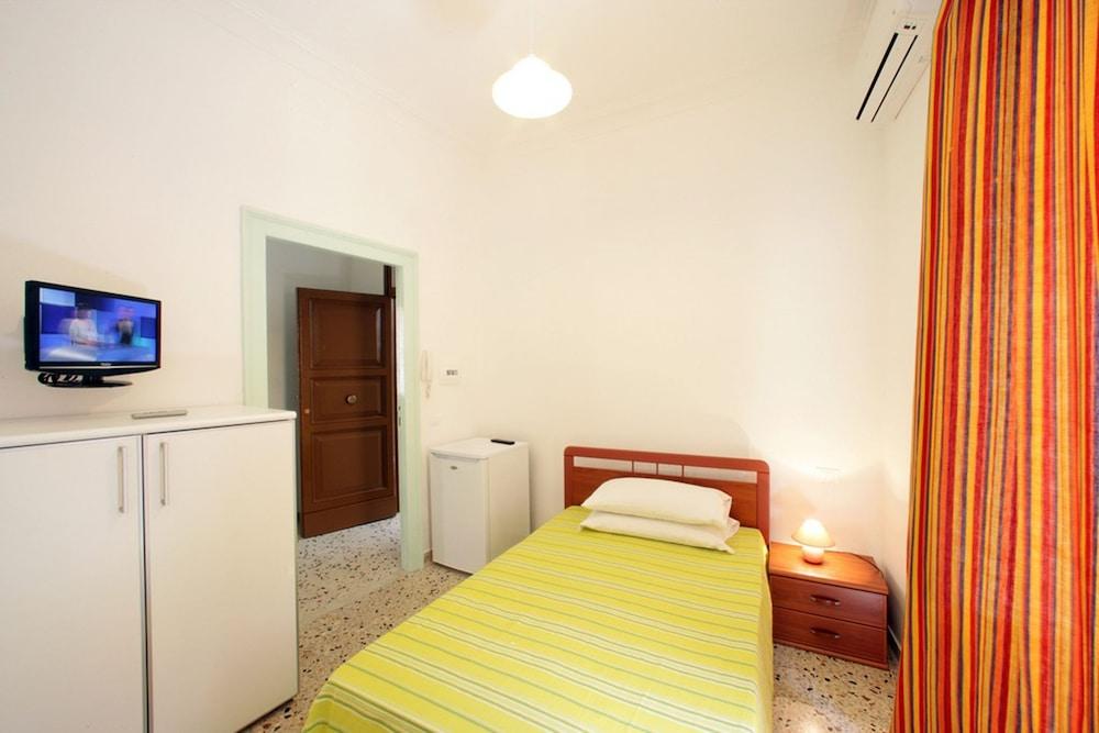 Flavica Home Holiday