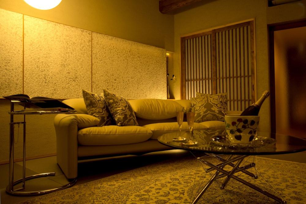 Yufuin Onsen Toshoan