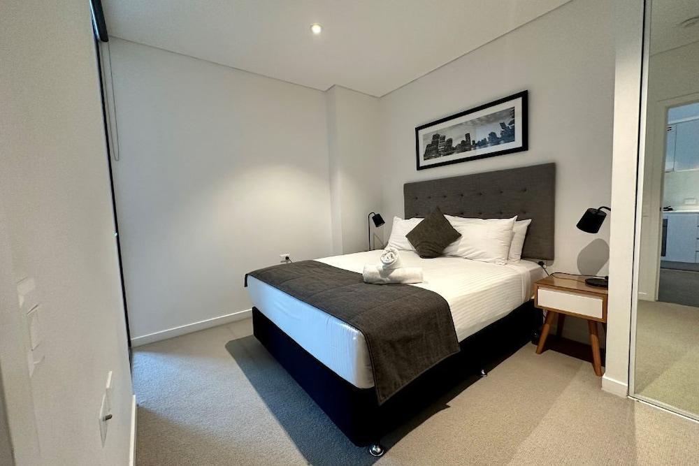 Brisbane Skytower by CLLIX