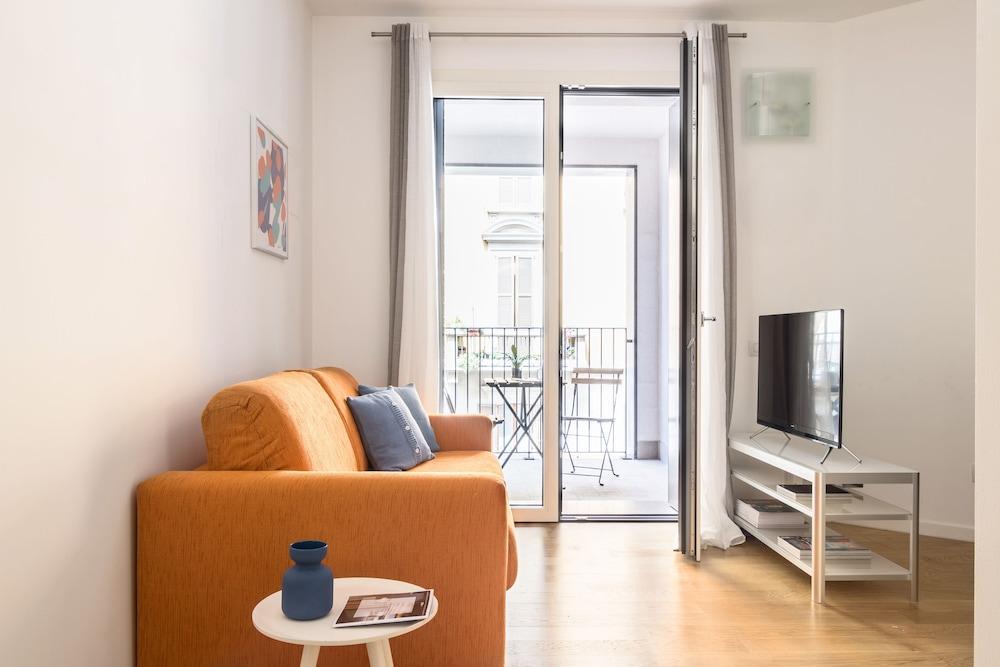 Home At Hotel - Fara