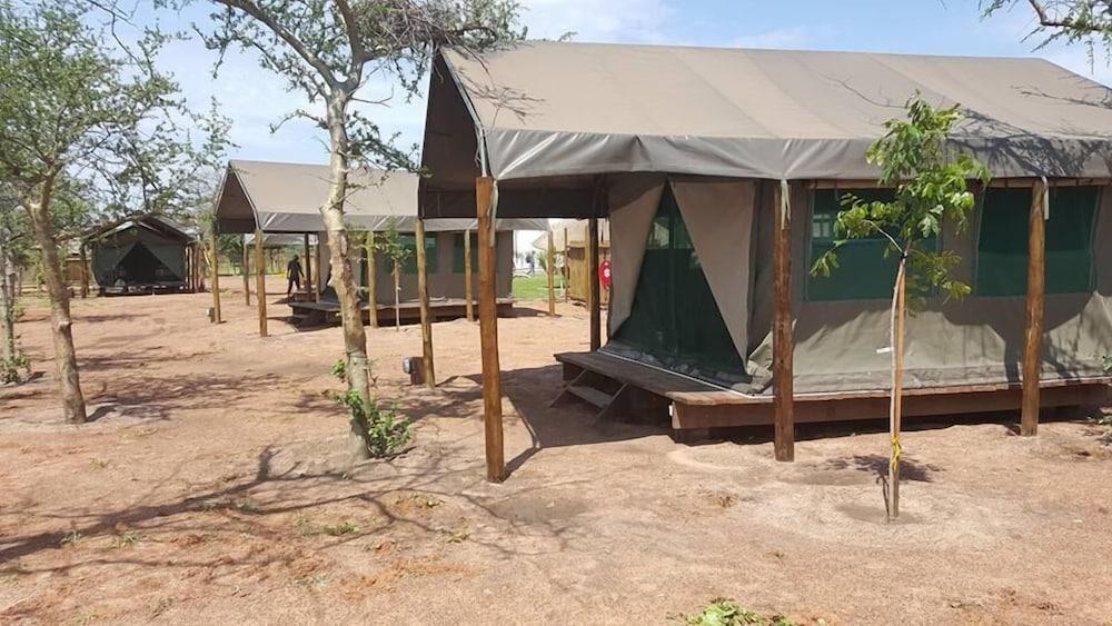 Makumutu Lodge & Campsite