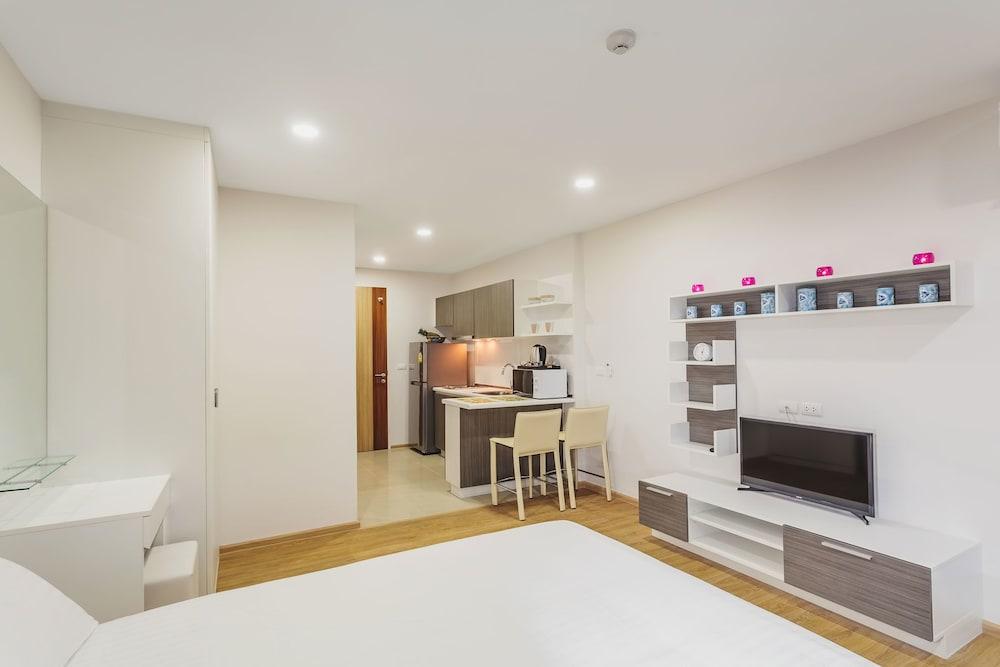 Condo in Kata in Ozone - A519