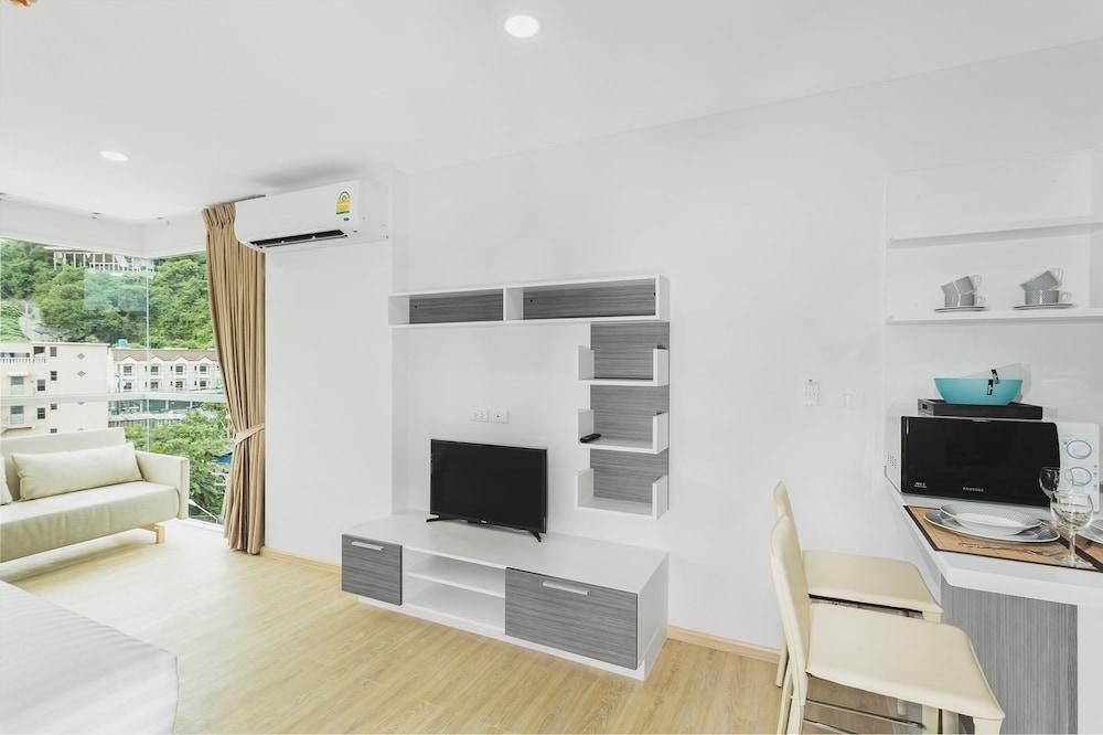 Condo in Kata in Ozone - Unit A708
