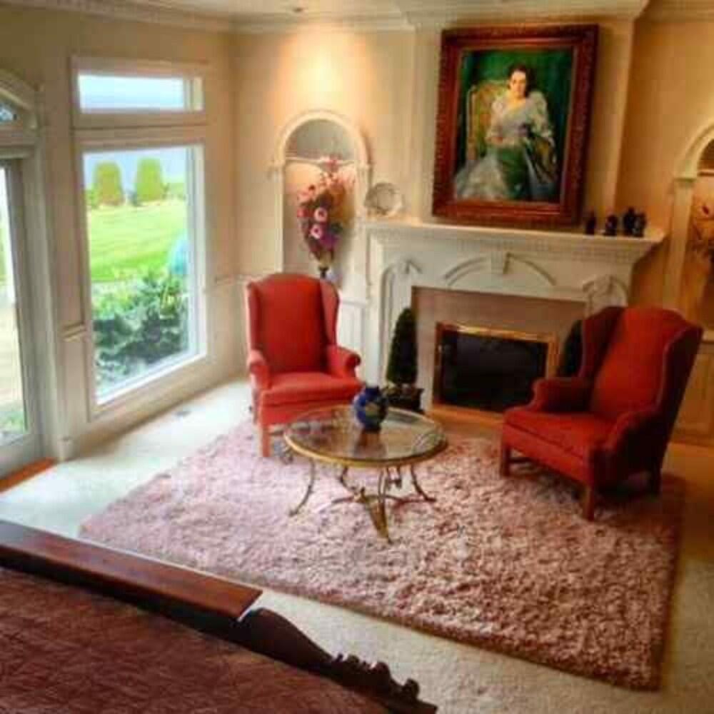 Sea Mist Waterfront Inn