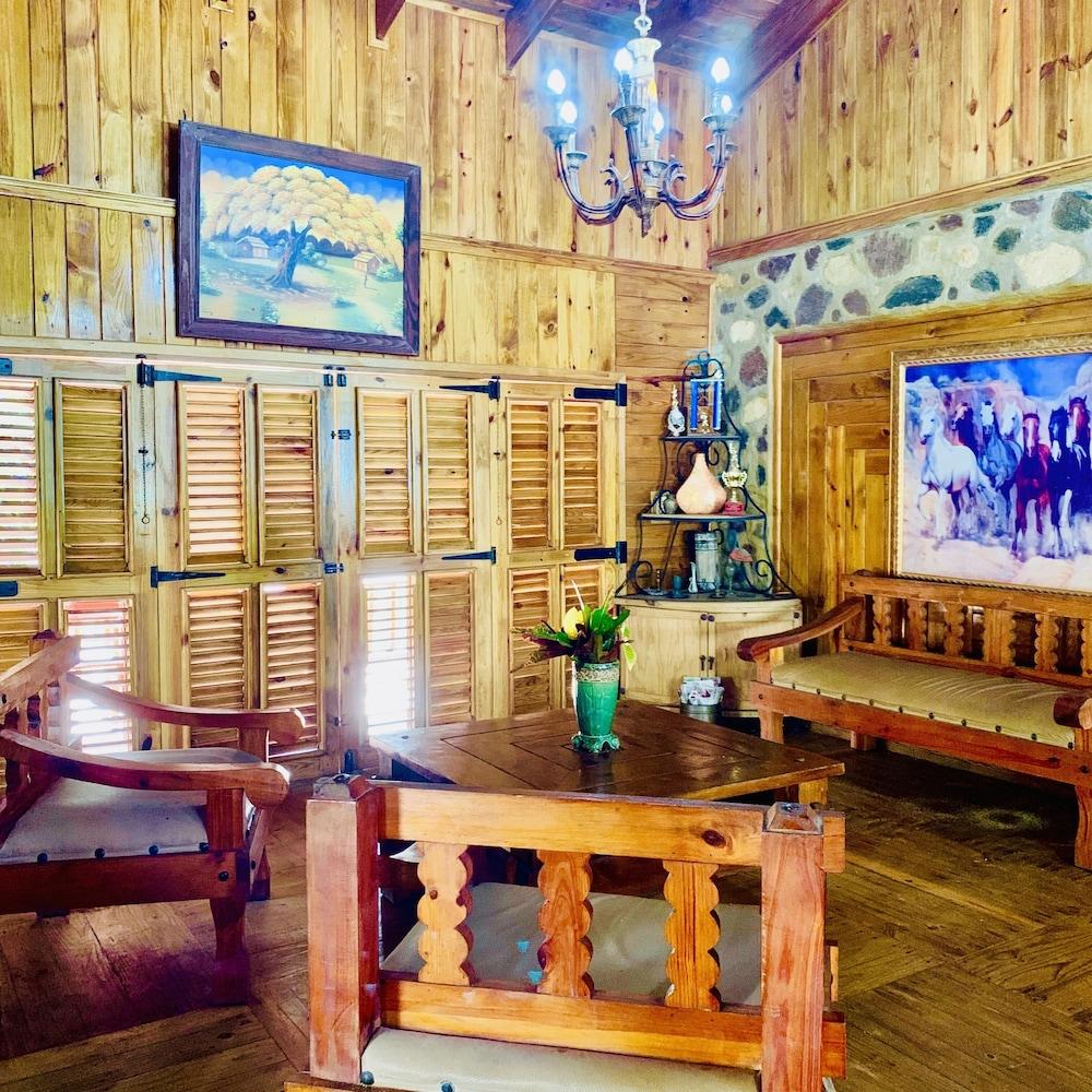 Hotel Jardines del Montaña