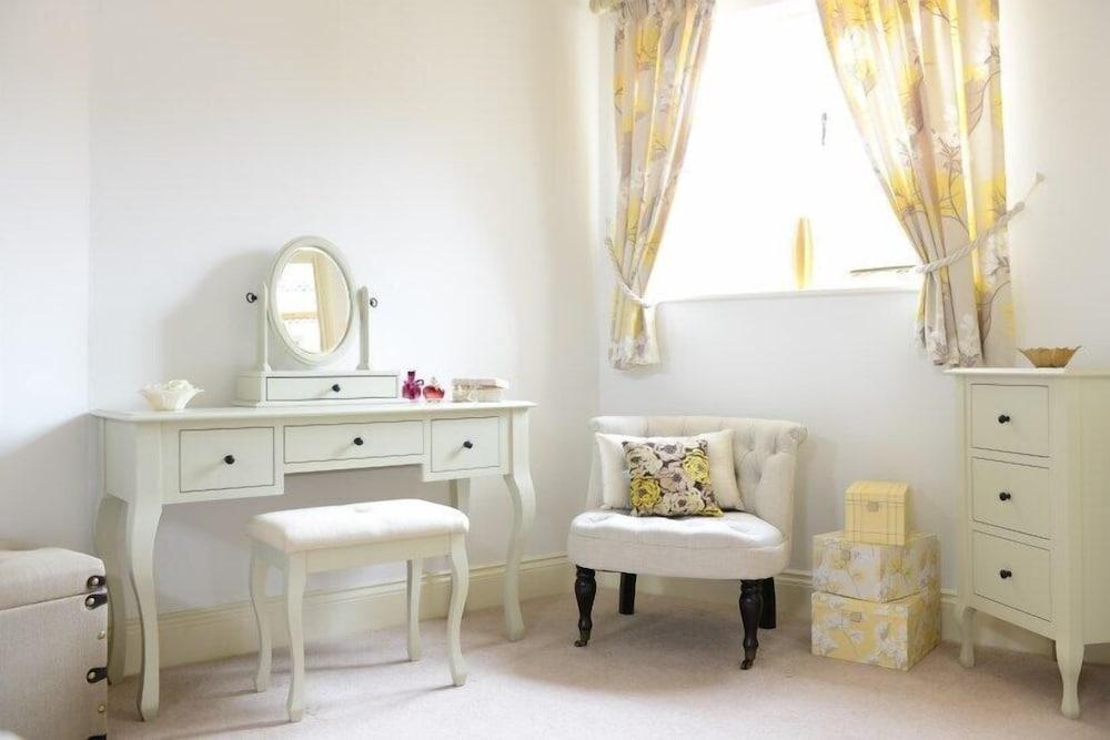 Holtby Grange Cottages