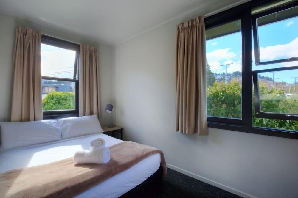 The Black Sheep Backpackers