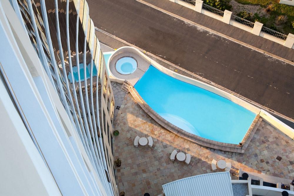 Loddeys Ocean View Apartments