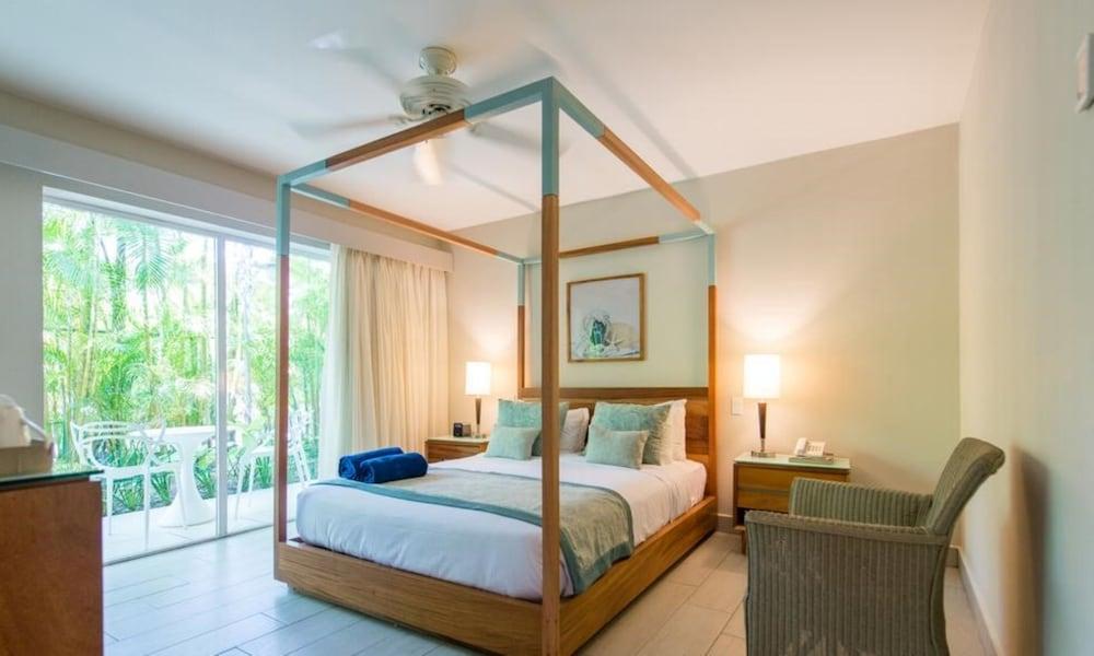 VH Atmosphere - Adults Only