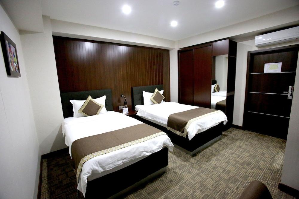 UBINN hotel & gallery