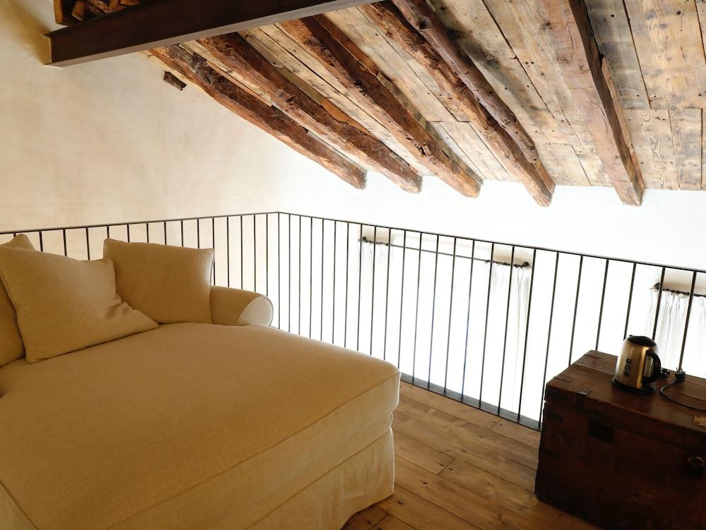 Palazzo Albricci Peregrini