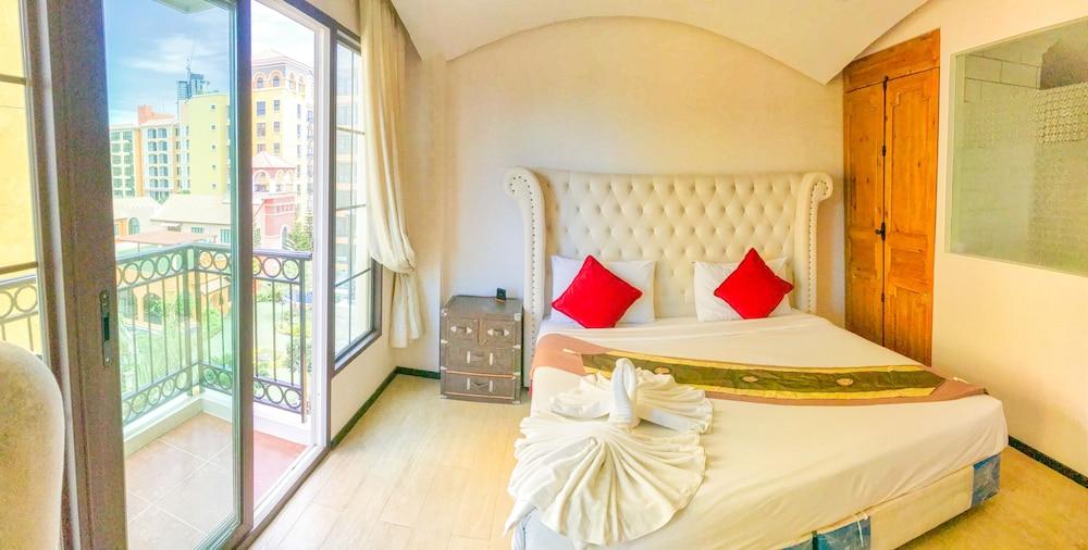 Venetian Resort Pattaya