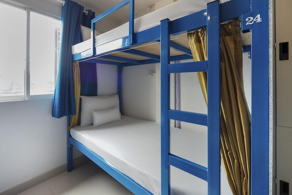 OYO 934 VR Meet Hostel