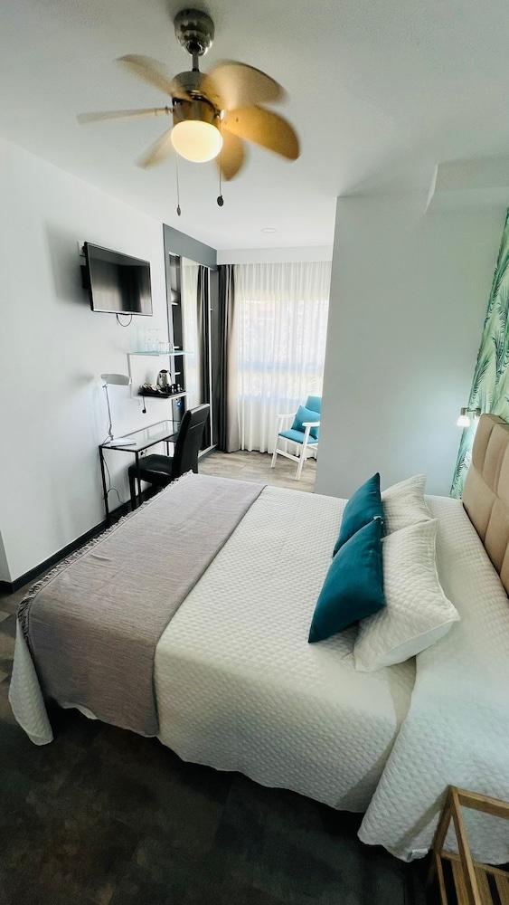 Bajondillo Beach Cozy Inns