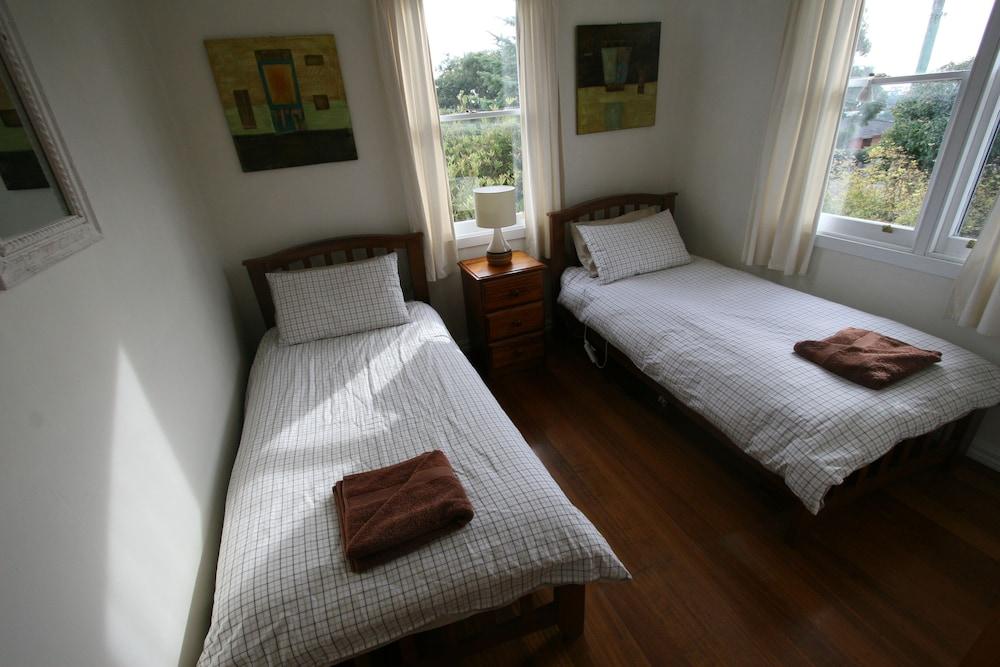 Cedar Cottages Blackmans Bay