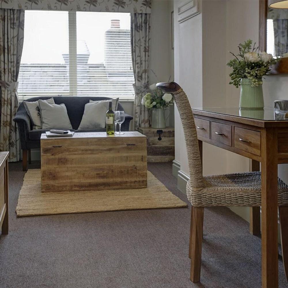 Shireburn Arms Hotel