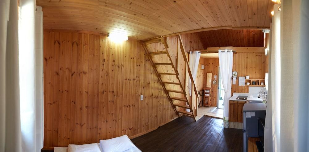 Fragrant Tree Pension