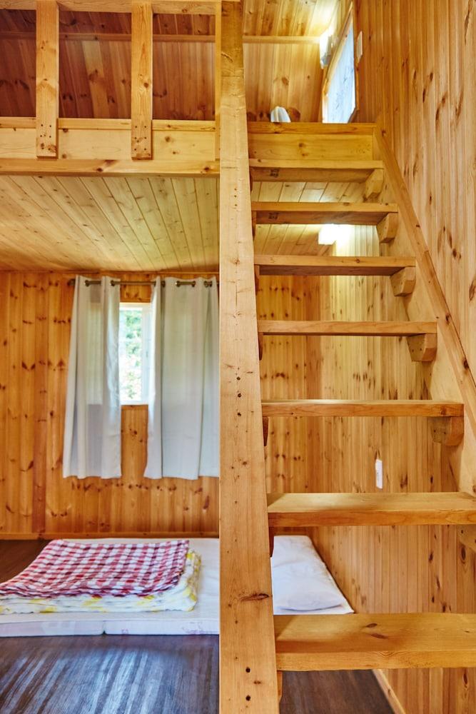 Fragrant Tree Pension