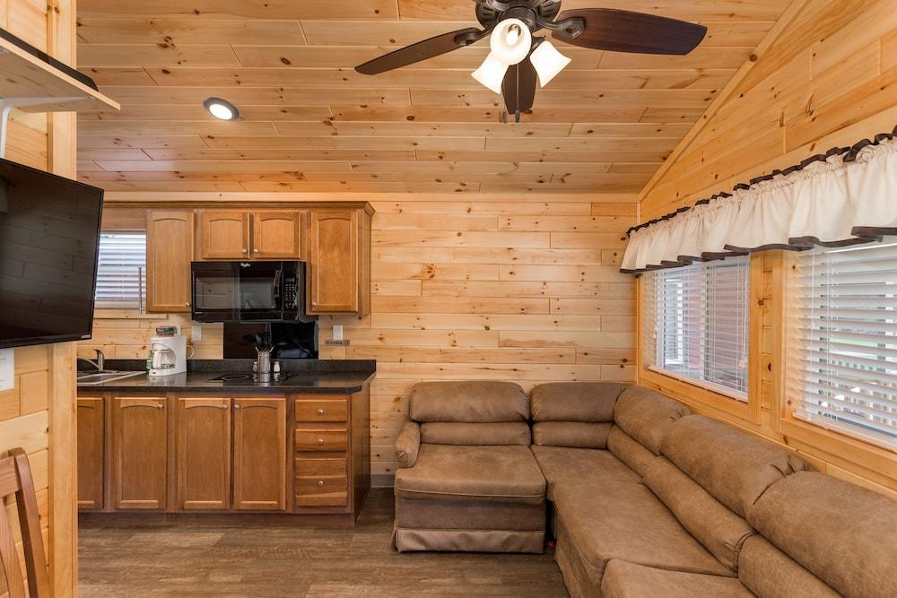 Sun Retreats Nantahala