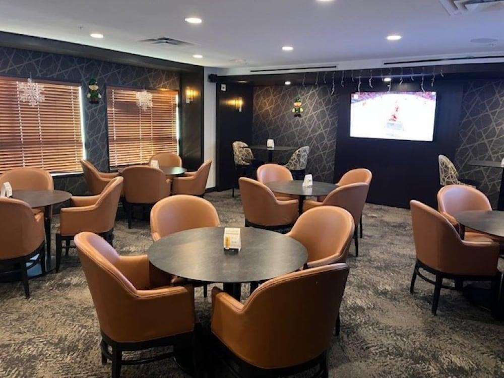 Microtel Inn & Suites By Wyndham Fort Mcmurray