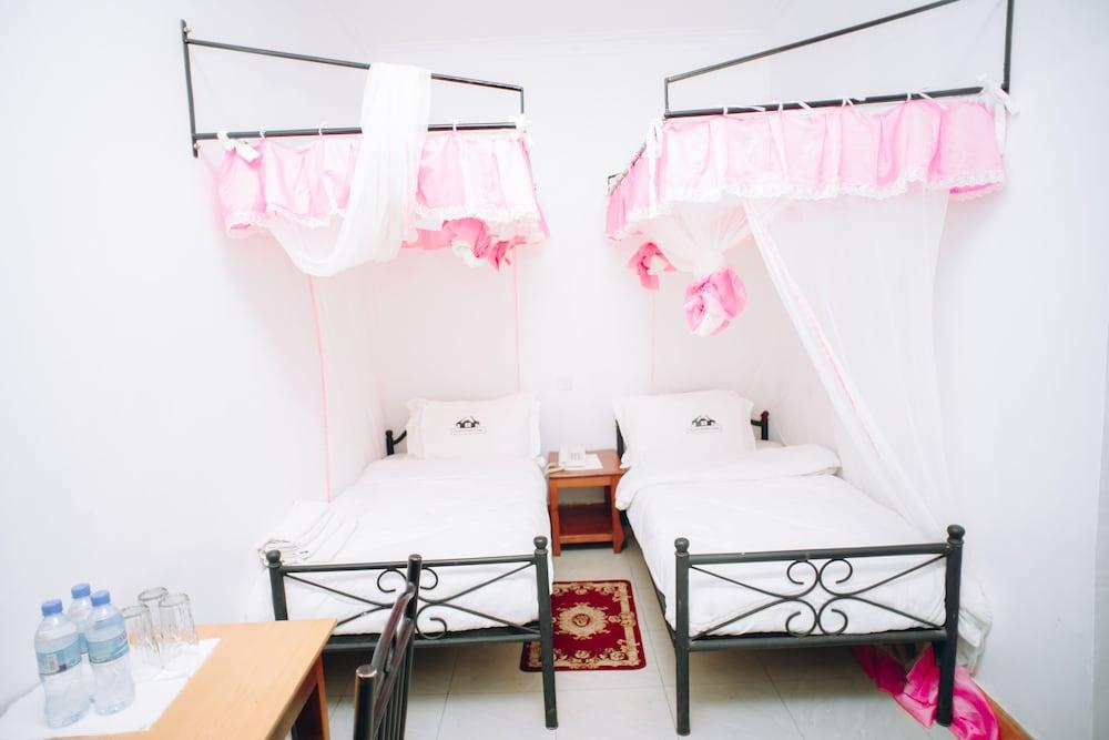 Arusha Giraffe Lodge