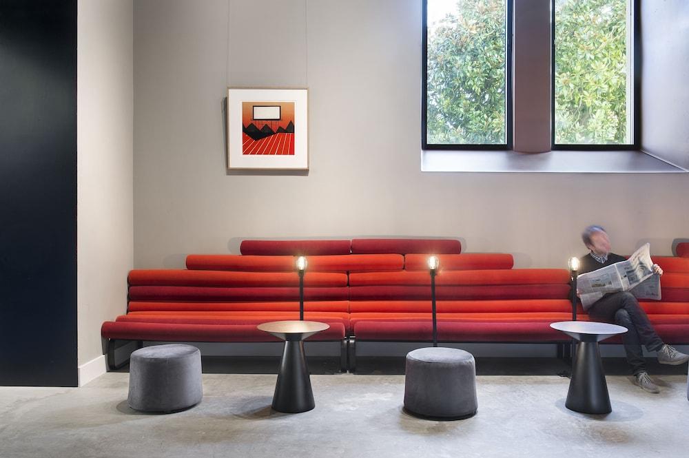 One Shot Tabakalera House