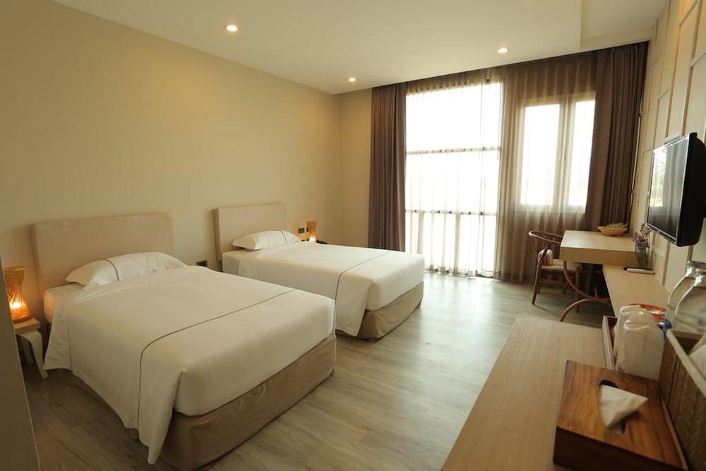 Navela Hotel & Banquet