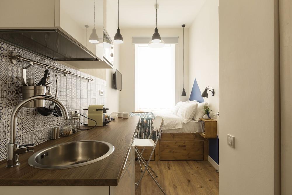 Apart-Hotel Geography