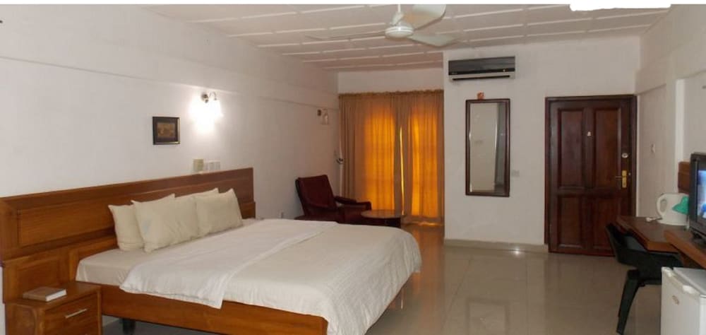 Whispering Palms Resort