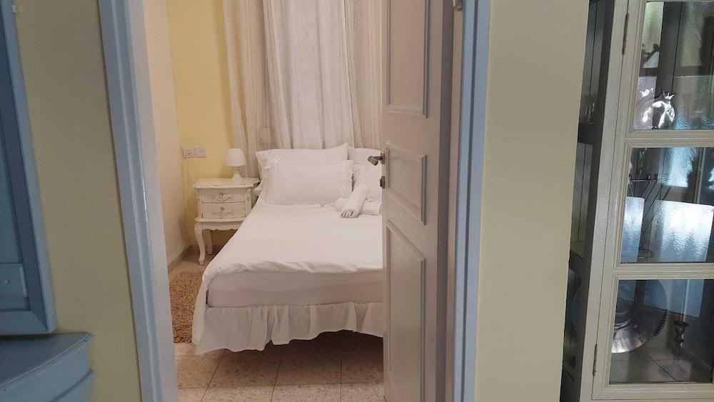 Villa & Lode Bat Galil