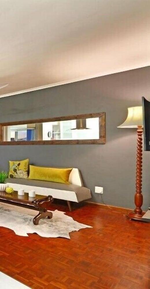 Afribode Monreith Apartment