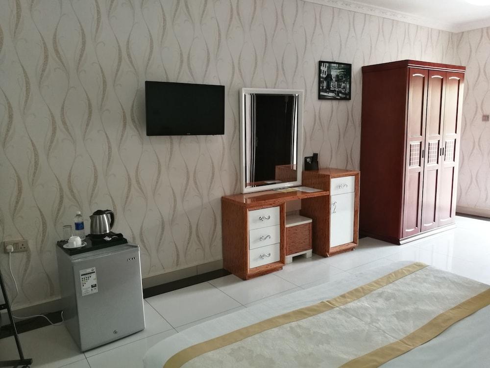 Golden Zambezi Lodge