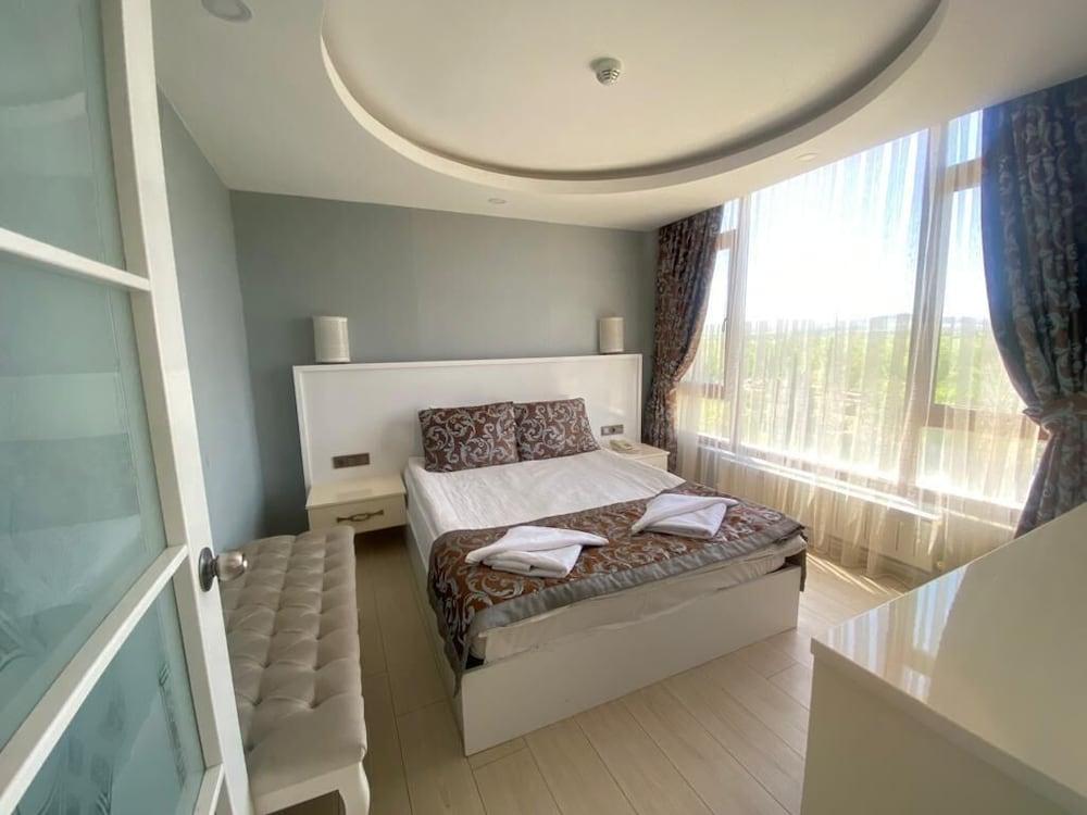 Firuze Beyaz Saray Otel