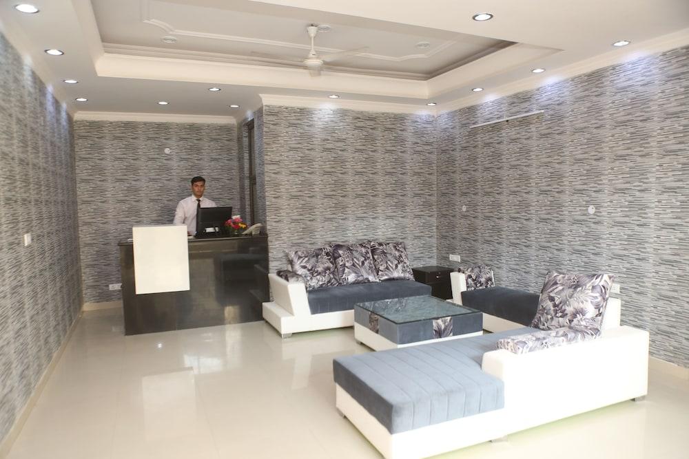 Mint City Center Suites