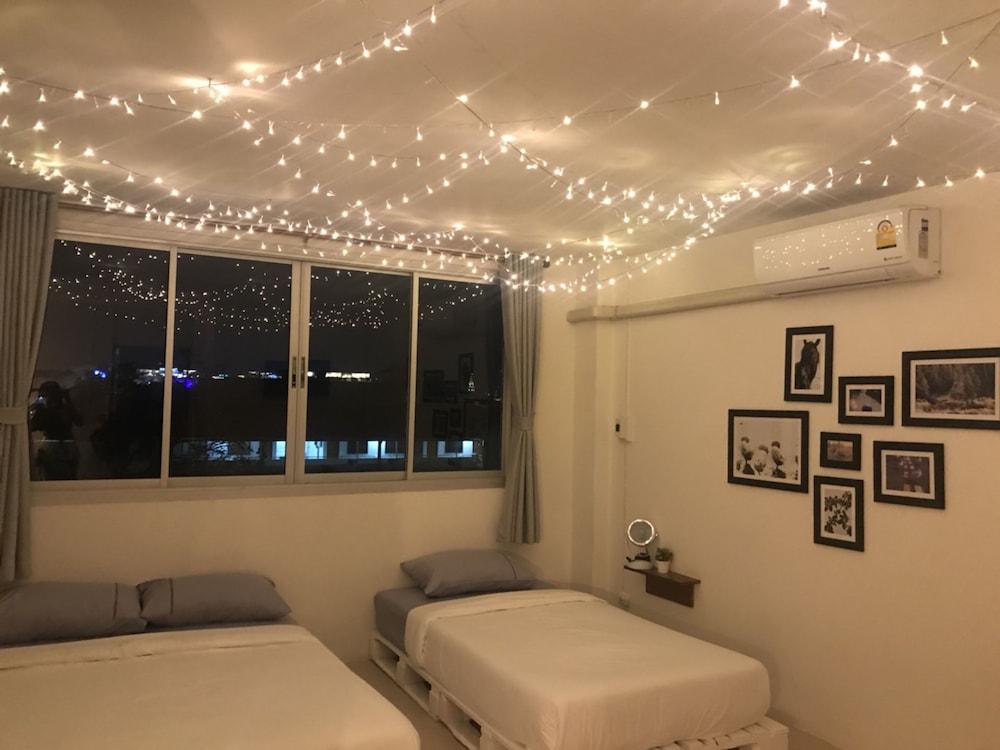 Mountscene at Cervidae