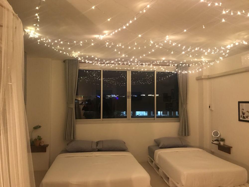 Mountscene at Cervidae