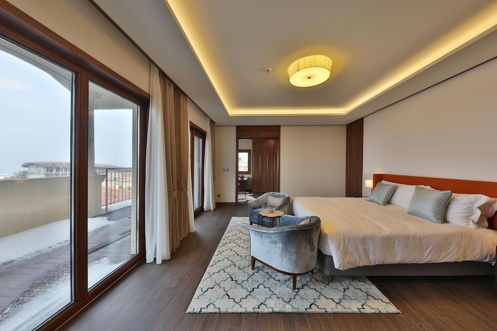 Camphortree Hotel & Resort