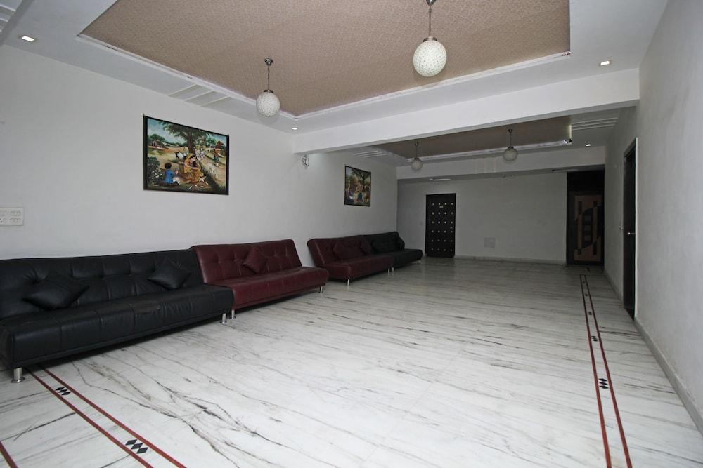 City Hotel and Suites Agra