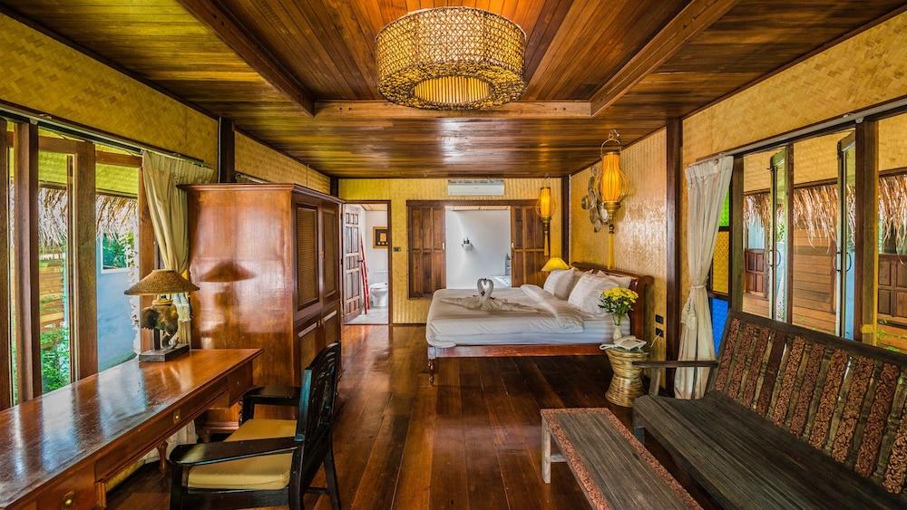 Bora Bora Villa Phuket