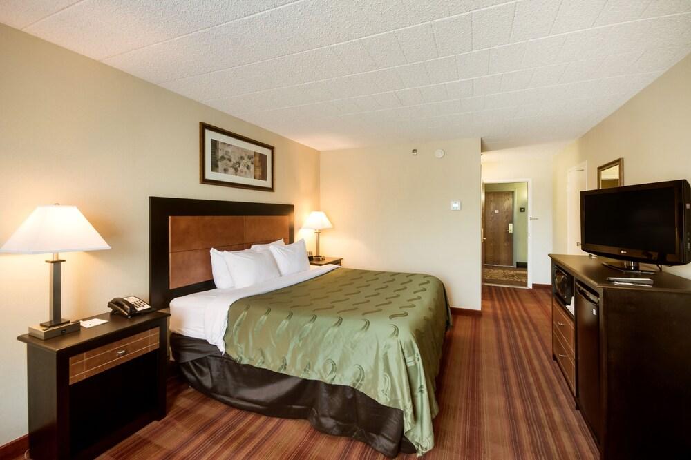 Chester Hotel & Conference Center