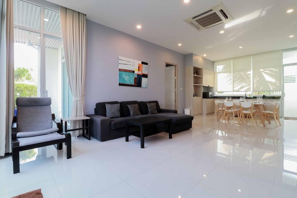 Chaum Haus Pool Villa