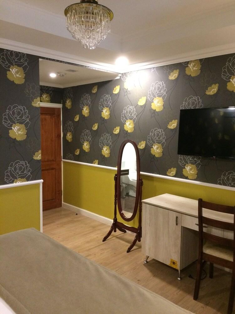 Hotel Boutique Normandi